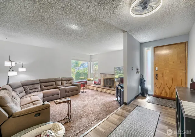 Photo 3 of Sale Pending at 1905 20th Street Ne, Auburn, WA 98002 | MLS# NWM2580716 | Listing updated on 2026-09-25