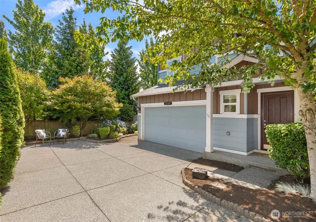 Photo 2 of Single family home for sale at 4200 166th Place Se, Bothell, WA 98012 | MLS# NWM2580745 | Listing updated on 2026-09-30