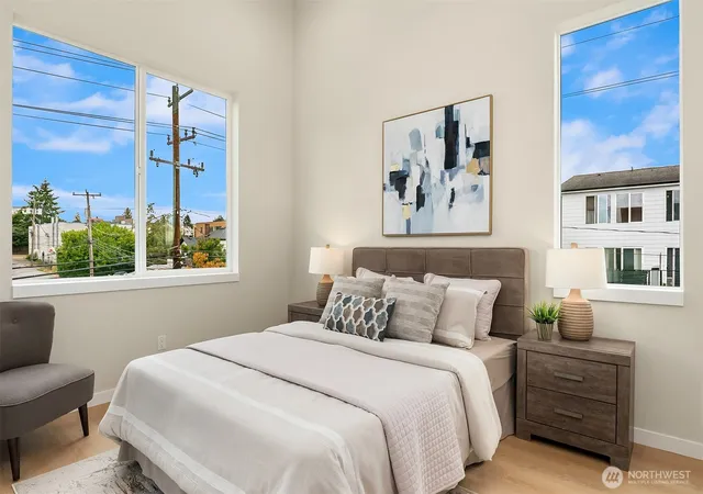 Photo 4 of Townhouse for sale at 807 N 39th Street, Seattle, WA 98103 | MLS# NWM2580755 | Listing updated on 2026-10-02