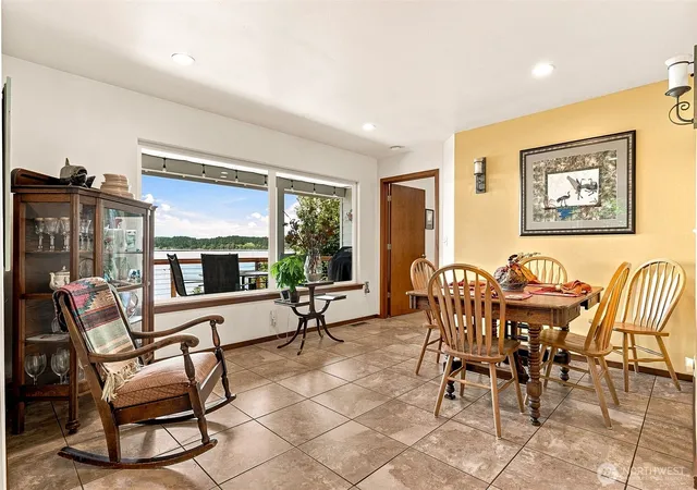 Photo 4 of Sale Pending at 420 35th Avenue NE, Olympia, WA 98506 | MLS# NWM2580758 | Listing updated on 2026-09-15
