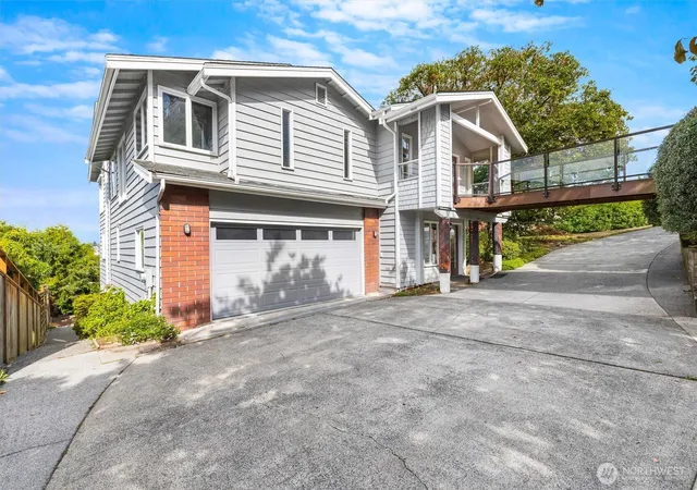 Photo 3 of Single family home for sale at 209 Bayside Rd, Bellingham, WA 98225 | MLS# NWM2580813 | Listing updated on 2026-09-23