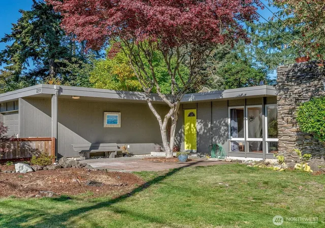 Photo 1 of Single family home for sale at 7211 44th Street W, University Place, WA 98466 | MLS# NWM2580827 | Listing updated on 2026-10-01