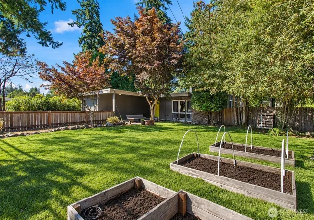 Photo 2 of Single family home for sale at 7211 44th Street W, University Place, WA 98466 | MLS# NWM2580827 | Listing updated on 2026-10-01