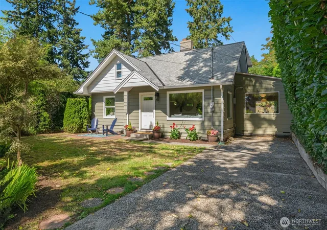 Photo 1 of Single family home for sale at 320 Ne 156th Street, Shoreline, WA 98155 | MLS# NWM2580829 | Listing updated on 2026-10-01