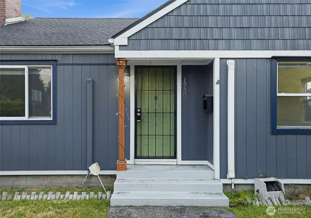 Photo 3 of Single family home for sale at 1750 S Anderson St #1, Tacoma, WA 98405 | MLS# NWM2580840 | Listing updated on 2026-09-25