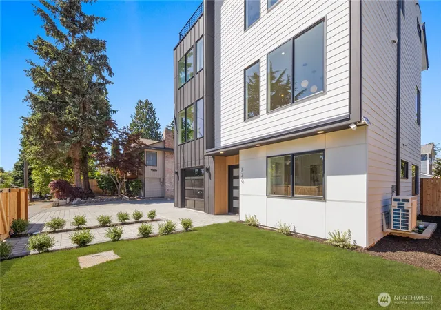 Photo 3 of Condo for sale at 726 N 89th Street, Seattle, WA 98103 | MLS# NWM2580856 | Listing updated on 2026-09-29