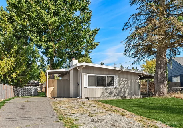 Photo 1 of Single family home for sale at 24924 35th Avenue S, Kent, WA 98032 | MLS# NWM2580893 | Listing updated on 2026-09-22