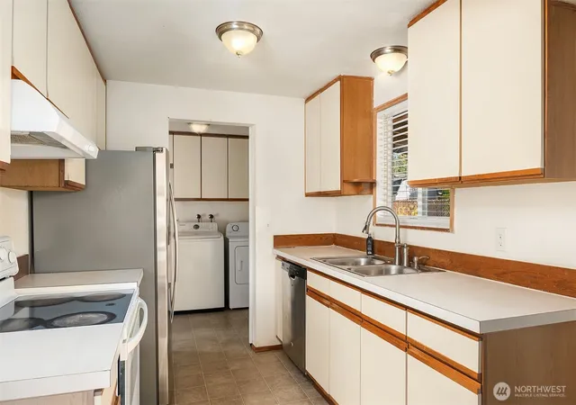 Photo 3 of Single family home for sale at 24924 35th Avenue S, Kent, WA 98032 | MLS# NWM2580893 | Listing updated on 2026-09-22