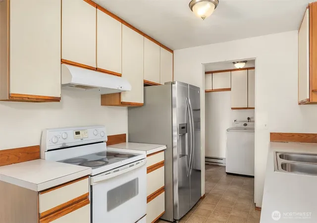 Photo 4 of Single family home for sale at 24924 35th Avenue S, Kent, WA 98032 | MLS# NWM2580893 | Listing updated on 2026-09-22