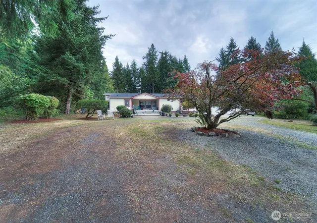 Photo 3 of Manufactured home for sale at 462 NW Equestrian Dr, Poulsbo, WA 98370 | MLS# NWM2580919 | Listing updated on 2026-09-29