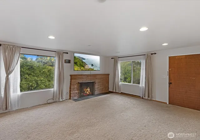 Photo 3 of Single family home for sale at 4631 47th Avenue S, Seattle, WA 98118 | MLS# NWM2580967 | Listing updated on 2026-09-25