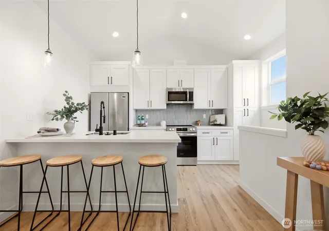 Photo 2 of Single family home for sale at 2018 Oakes Ave #C, Everett, WA 98201 | MLS# NWM2580988 | Listing updated on 2026-09-25