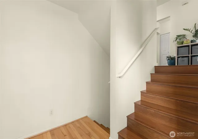 Photo 3 of Townhouse for sale at 6895 Holly Park Dr S, Seattle, WA 98118 | MLS# NWM2581026 | Listing updated on 2026-09-25