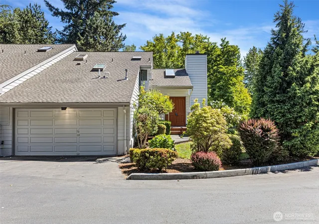 Photo 2 of Townhouse for sale at 10 143rd Avenue Se, Bellevue, WA 98007 | MLS# NWM2581037 | Listing updated on 2026-09-30