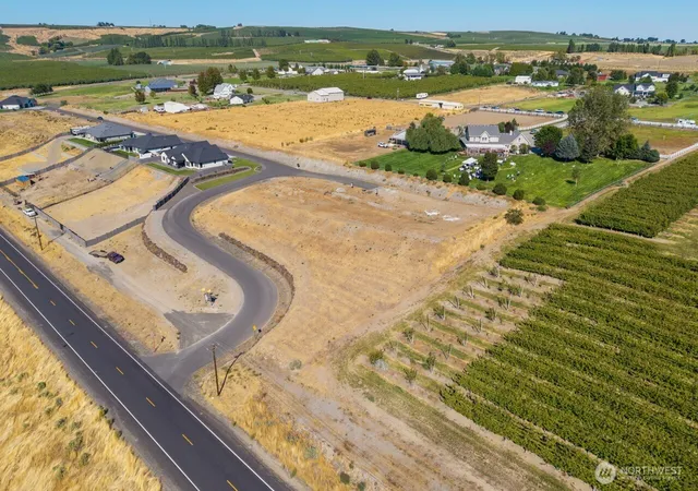 Photo 4 of Land for sale at 1 Columbia Blf Ln #Lot 9, Pasco, WA 99301 | MLS# NWM2581042 | Listing updated on 2026-09-25