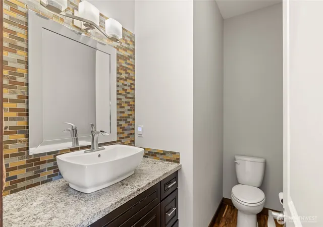 Photo 4 of Single family home for sale at 2012 NE 37th Place, Renton, WA 98056 | MLS# NWM2581051 | Listing updated on 2026-10-01