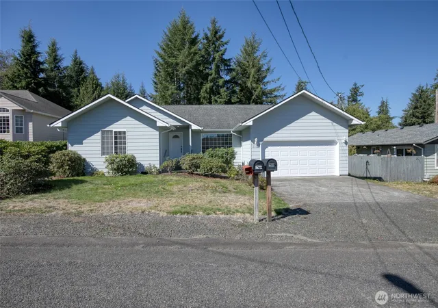 Photo 1 of Single family home for sale at 1121 N Fairfield St, Aberdeen, WA 98520 | MLS# NWM2581077 | Listing updated on 2026-09-29