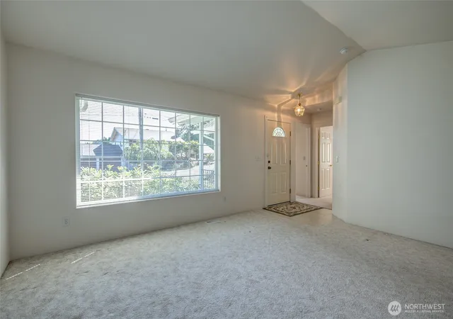 Photo 3 of Single family home for sale at 1121 N Fairfield St, Aberdeen, WA 98520 | MLS# NWM2581077 | Listing updated on 2026-09-29