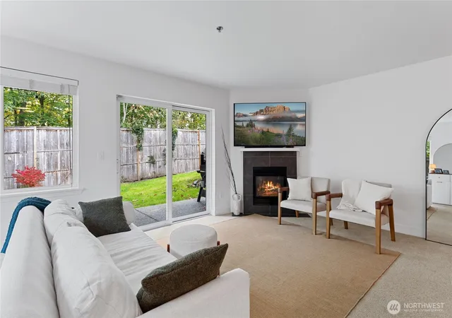 Photo 3 of Condo for sale at 901 E Marine View Dr #305, Everett, WA 98201 | MLS# NWM2581080 | Listing updated on 2026-09-23