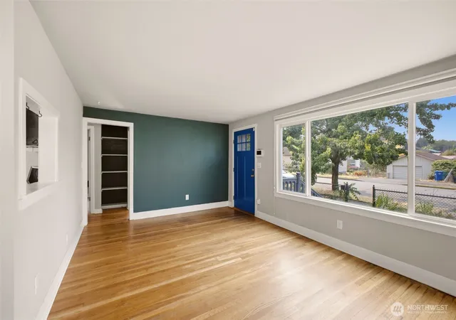 Photo 3 of Sale Pending at 748 S Kenyon St, Seattle, WA 98108 | MLS# NWM2581092 | Listing updated on 2026-09-23