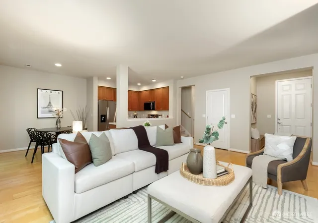 Photo 2 of Townhouse for sale at 3900 Ne 4th Circle, Renton, WA 98056 | MLS# NWM2581102 | Listing updated on 2026-09-25