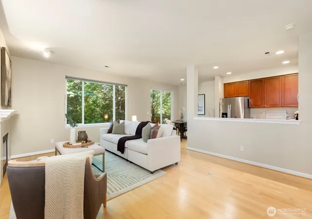 Photo 3 of Townhouse for sale at 3900 NE 4th Circle, Renton, WA 98056 | MLS# NWM2581102 | Listing updated on 2026-09-25