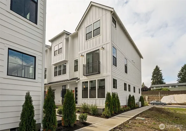 Photo 1 of Townhouse for sale at 12064 127th Avenue E, Puyallup, WA 98374 | MLS# NWM2581186 | Listing updated on 2026-09-25