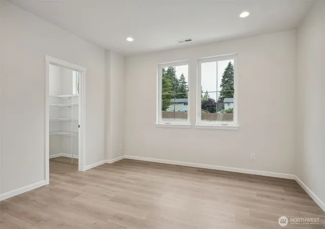Photo 4 of Townhouse for sale at 12064 127th Avenue E, Puyallup, WA 98374 | MLS# NWM2581186 | Listing updated on 2026-09-25