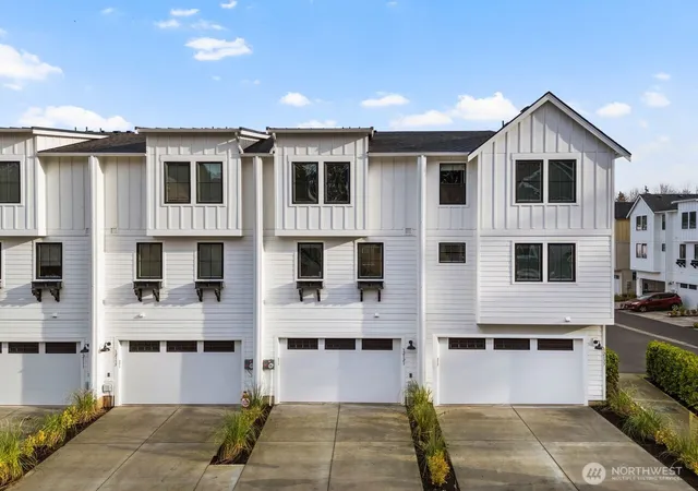 Photo 2 of Townhouse for sale at 12067 127th Avenue Ct E #82, Puyallup, WA 98374 | MLS# NWM2581219 | Listing updated on 2026-09-23