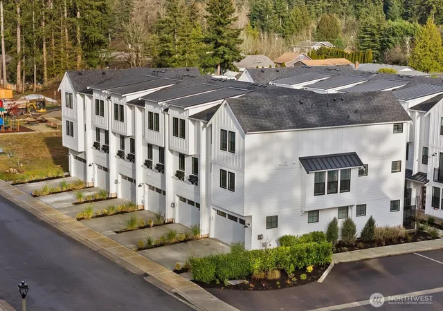 Photo 3 of Townhouse for sale at 12067 127th Avenue Ct E #82, Puyallup, WA 98374 | MLS# NWM2581219 | Listing updated on 2026-09-23