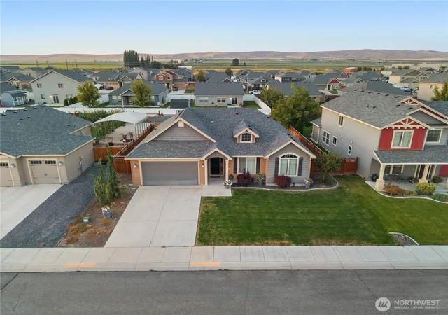 Photo 3 of Single family home for sale at 109 J St Ne, Quincy, WA 98848 | MLS# NWM2581226 | Listing updated on 2026-09-25