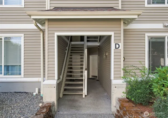 Photo 2 of Condo for sale at 10025 9th Avenue W #D102, Everett, WA 98204 | MLS# NWM2581289 | Listing updated on 2026-09-28