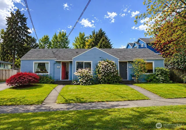 Photo 1 of Single family home for sale at 2517 2519 E Pike St, Seattle, WA 98122 | MLS# NWM2581315 | Listing updated on 2026-09-25