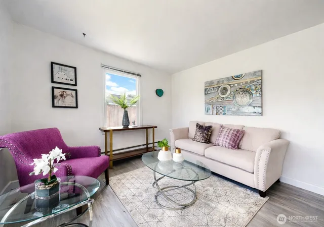 Photo 2 of Single family home for sale at 2517 2519 E Pike St, Seattle, WA 98122 | MLS# NWM2581315 | Listing updated on 2026-09-25