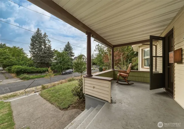 Photo 4 of Single family home for sale at 353 S 4th Street, Walla Walla, WA 99362 | MLS# NWM2581330 | Listing updated on 2026-10-01