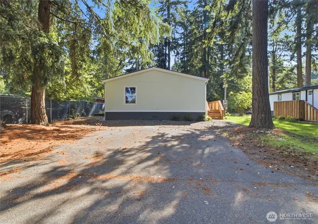 Photo 3 of Manufactured home for sale at 9430 Case Rd Sw #20, Olympia, WA 98512 | MLS# NWM2581379 | Listing updated on 2026-09-25