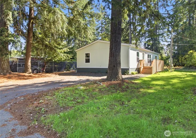 Photo 3 of Manufactured home for sale at 9430 Case Rd SW #20, Olympia, WA 98512 | MLS# NWM2581379 | Listing updated on 2026-09-25