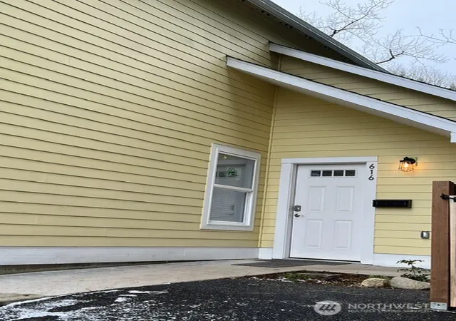 Photo 3 of Multi family home for sale at 618 E Myrtle St, Bellingham, WA 98225 | MLS# NWM2581385 | Listing updated on 2026-09-25