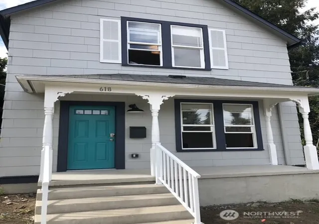 Photo 3 of House for sale at 618 E Myrtle St, Bellingham, WA 98225 | MLS# NWM2581385 | Listing updated on 2026-09-25
