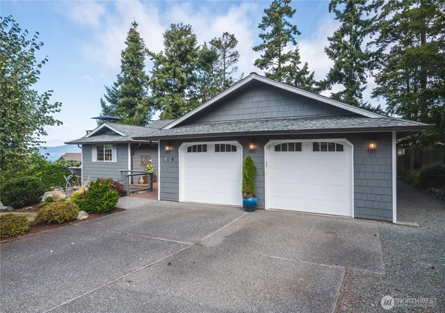 Photo 2 of Single family home for sale at 4304 Whidbey Ct, Anacortes, WA 98221 | MLS# NWM2581396 | Listing updated on 2026-09-25