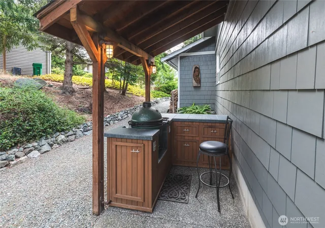 Photo 4 of Single family home for sale at 4304 Whidbey Ct, Anacortes, WA 98221 | MLS# NWM2581396 | Listing updated on 2026-09-25