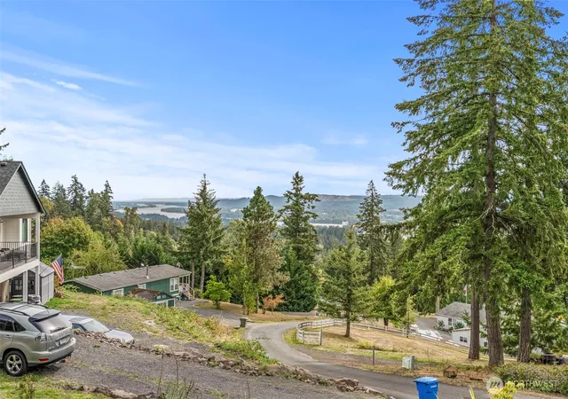 Photo 3 of Single family home for sale at 226 Gwynne Rd, Kalama, WA 98625 | MLS# NWM2581398 | Listing updated on 2026-09-25