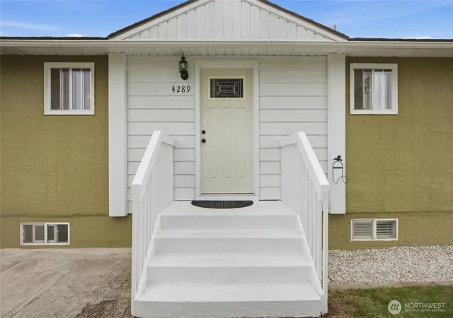 Photo 4 of Sale Pending at 4289 Joann Dr NE, Moses Lake, WA 98837 | MLS# NWM2581439 | Listing updated on 2026-09-29