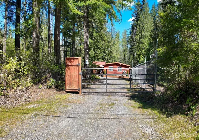 Photo 3 of Manufactured home for sale at 271 Skate Crk Rd, Ashford, WA 98304 | MLS# NWM2581505 | Listing updated on 2026-09-25