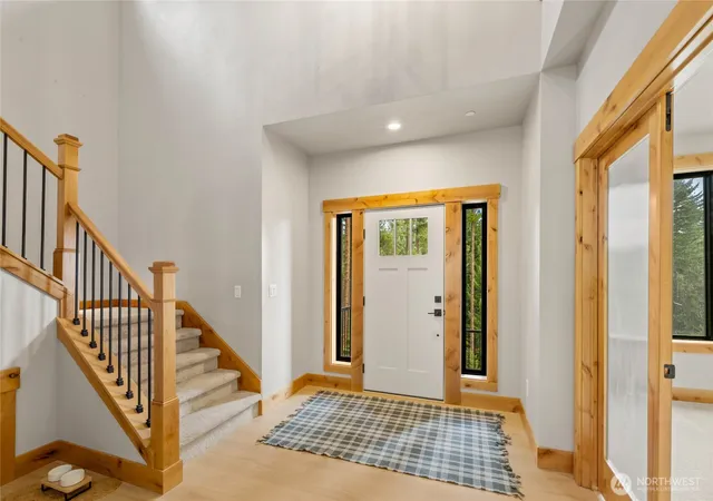 Photo 3 of Single family home for sale at 660 Stone Ridge Dr, Cle Elum, WA 98922 | MLS# NWM2581529 | Listing updated on 2026-09-25