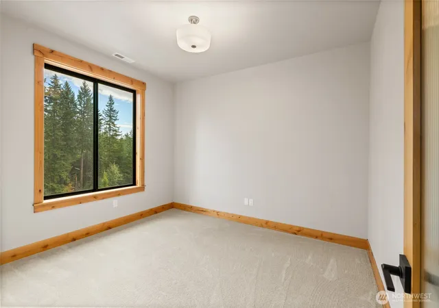Photo 3 of Single family home for sale at 660 Stone Ridge Dr, Cle Elum, WA 98922 | MLS# NWM2581529 | Listing updated on 2026-09-25