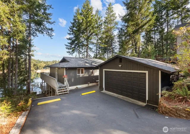 Photo 2 of Single family home for sale at 281 Ne Lakeshore Dr S, Tahuya, WA 98588 | MLS# NWM2581536 | Listing updated on 2026-09-25