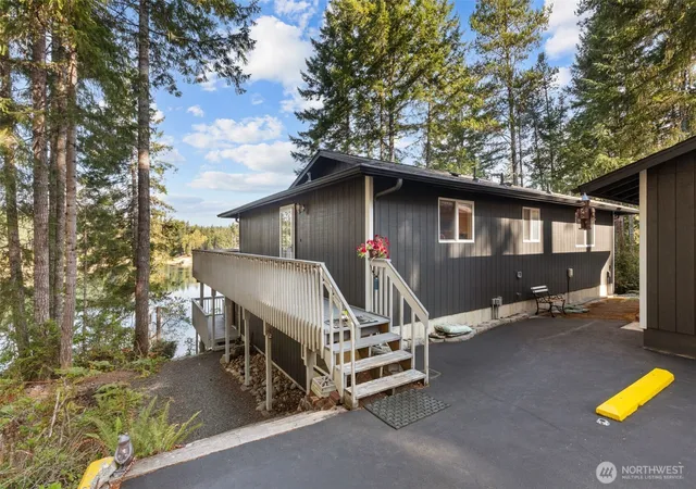 Photo 3 of Single family home for sale at 281 Ne Lakeshore Dr S, Tahuya, WA 98588 | MLS# NWM2581536 | Listing updated on 2026-09-25