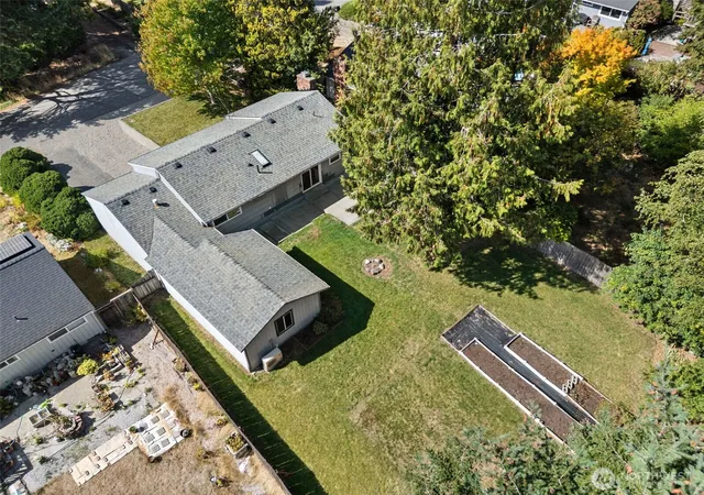 Photo 3 of Single family home for sale at 20322 21st Avenue NE, Shoreline, WA 98155 | MLS# NWM2581550 | Listing updated on 2026-09-23