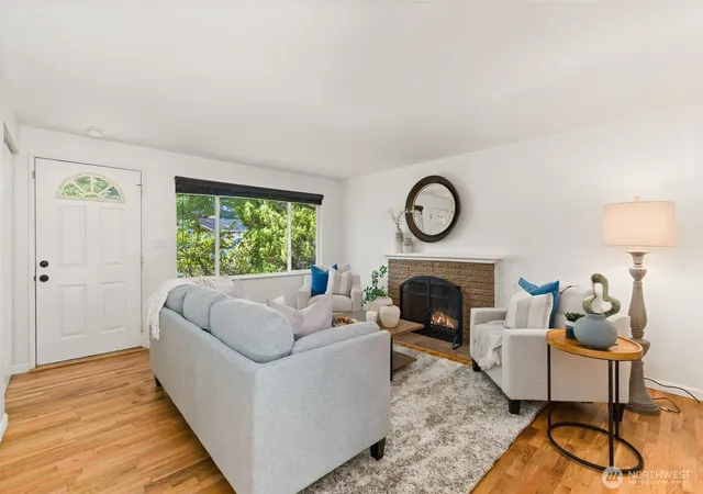 Photo 4 of Single family home for sale at 20322 21st Avenue NE, Shoreline, WA 98155 | MLS# NWM2581550 | Listing updated on 2026-09-23